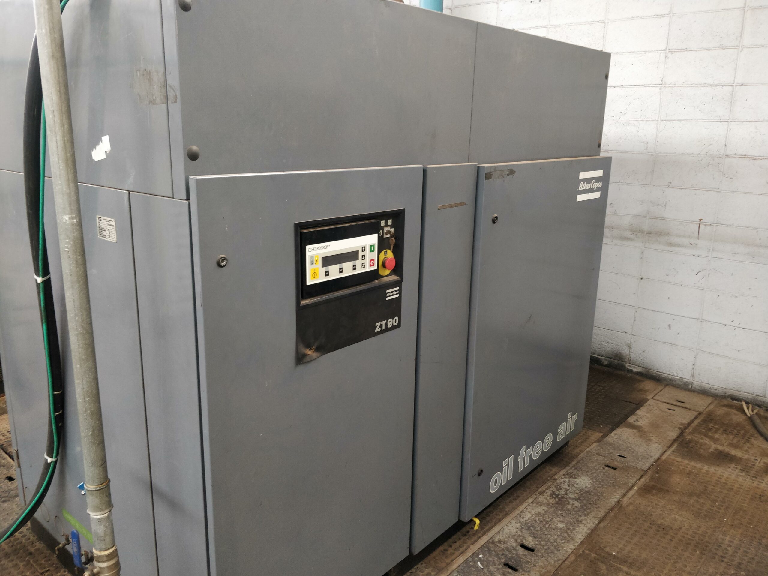 Compressor Atlas Copco ZT90 isento de óleo